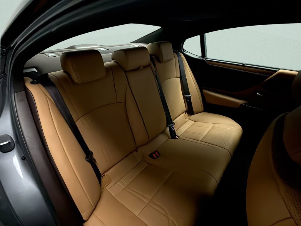 Used 2020 Lexus ES 350 Ultra Luxury w/ Accessory Package 2 FWD image 17