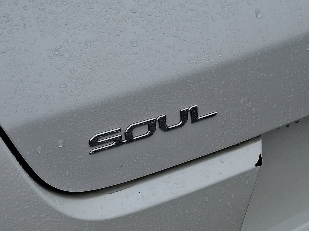 Used 2023 Kia Soul LX image 31