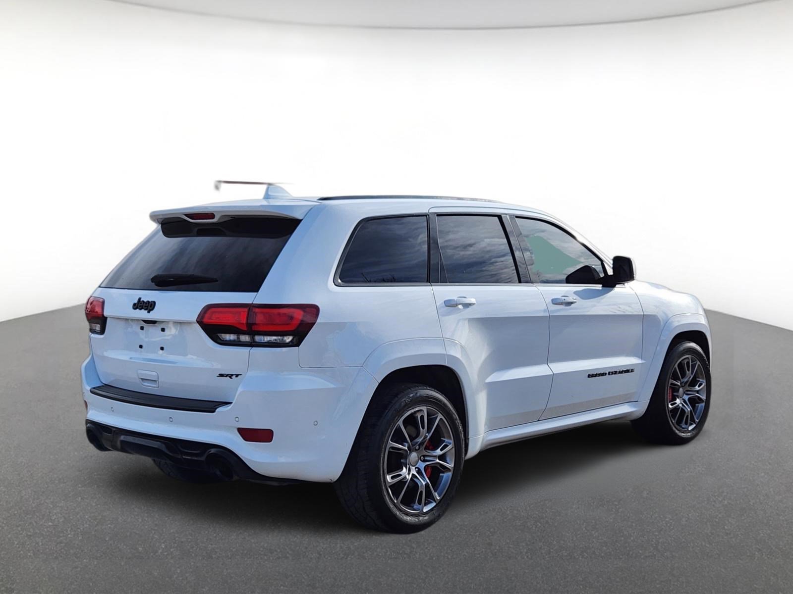 Used 2020 Jeep Grand Cherokee SRT image 3