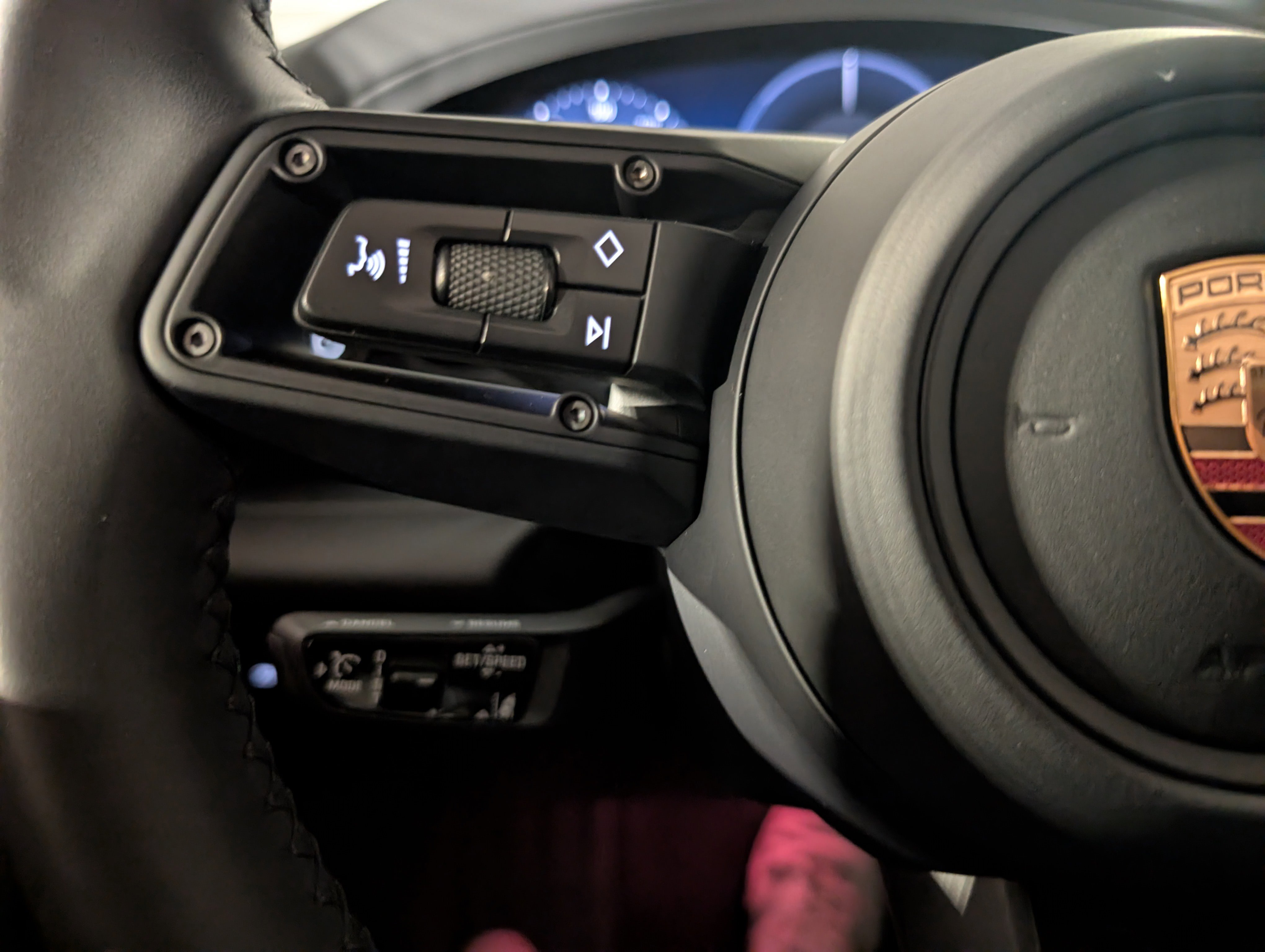 Used 2025 Porsche Macan 4 Electric image 31