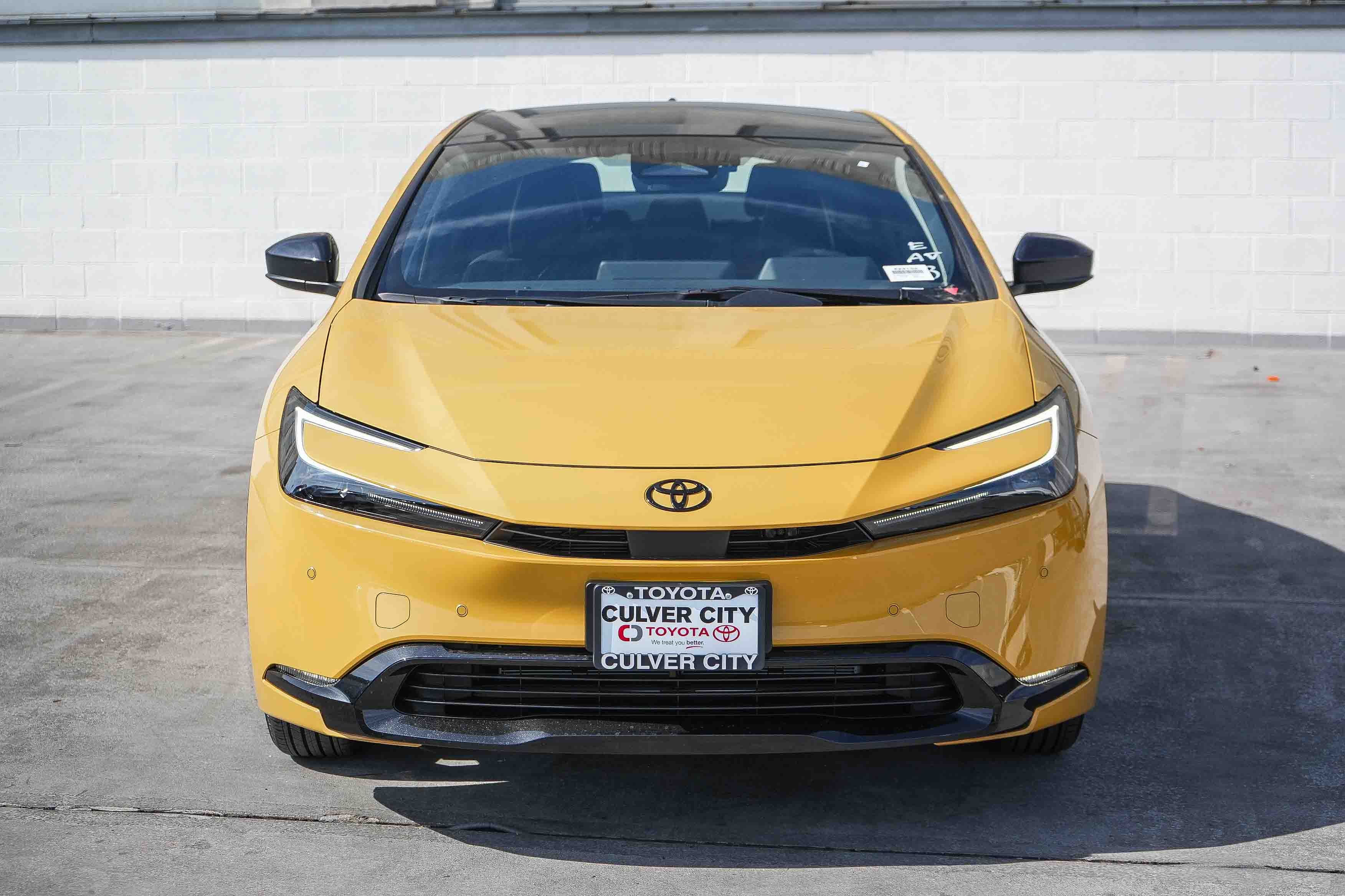 New 2026 Toyota Prius Plug-In Hybrid FWD image 2