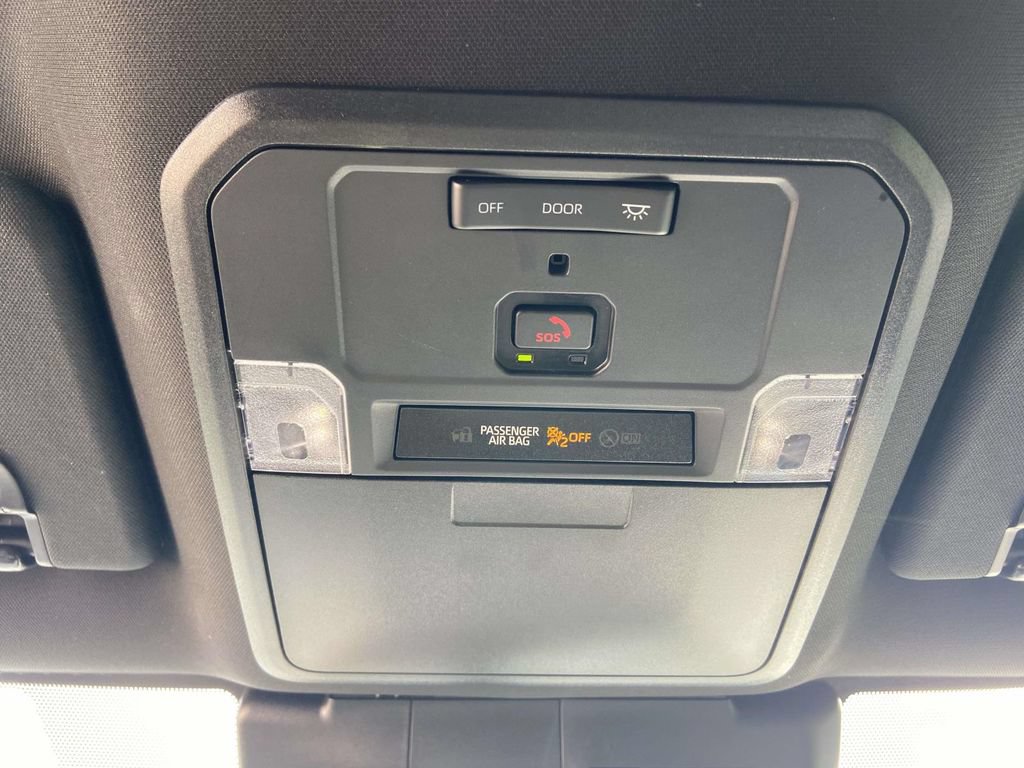 Used 2025 Toyota Tacoma SR5 AWD/4WD image 18