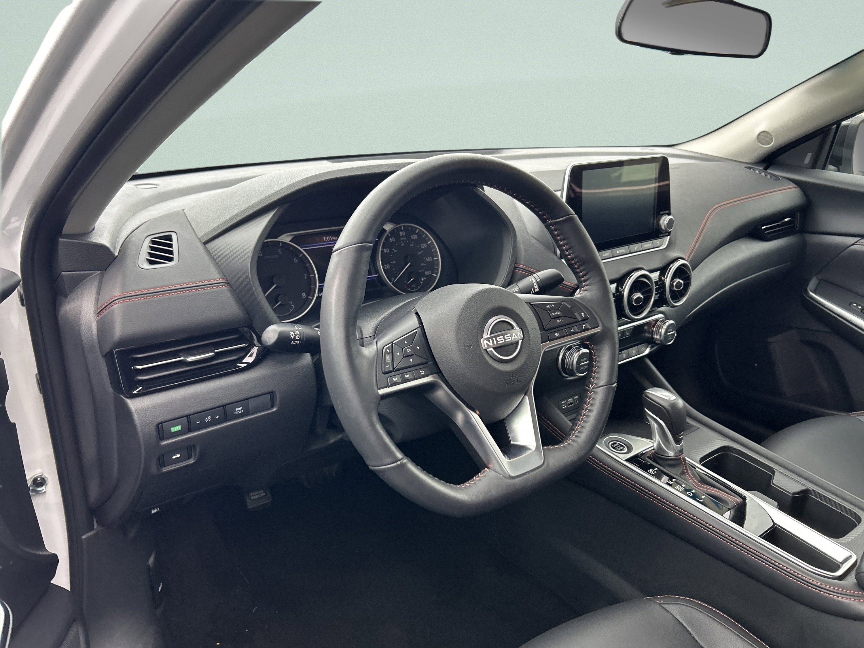 Used 2025 Nissan Sentra SR w/ SR Premium Package image 18