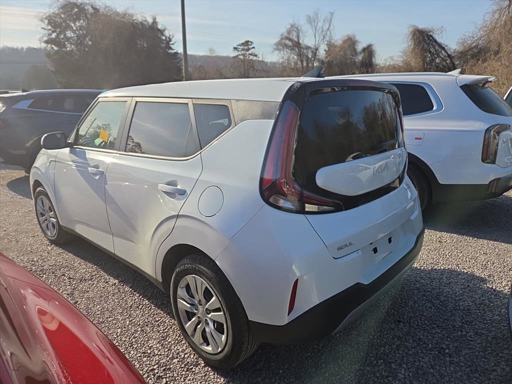 Used 2023 Kia Soul LX image 5