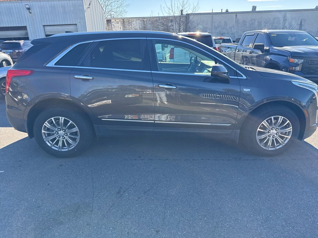 Used 2017 Cadillac XT5 Luxury w/ Driver Awareness Package image 2