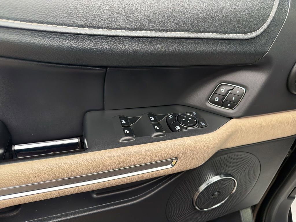 Used 2024 Ford Expedition Limited image 13