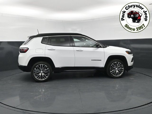Used 2024 Jeep Compass Limited w/ Elite Group AWD/4WD image 6