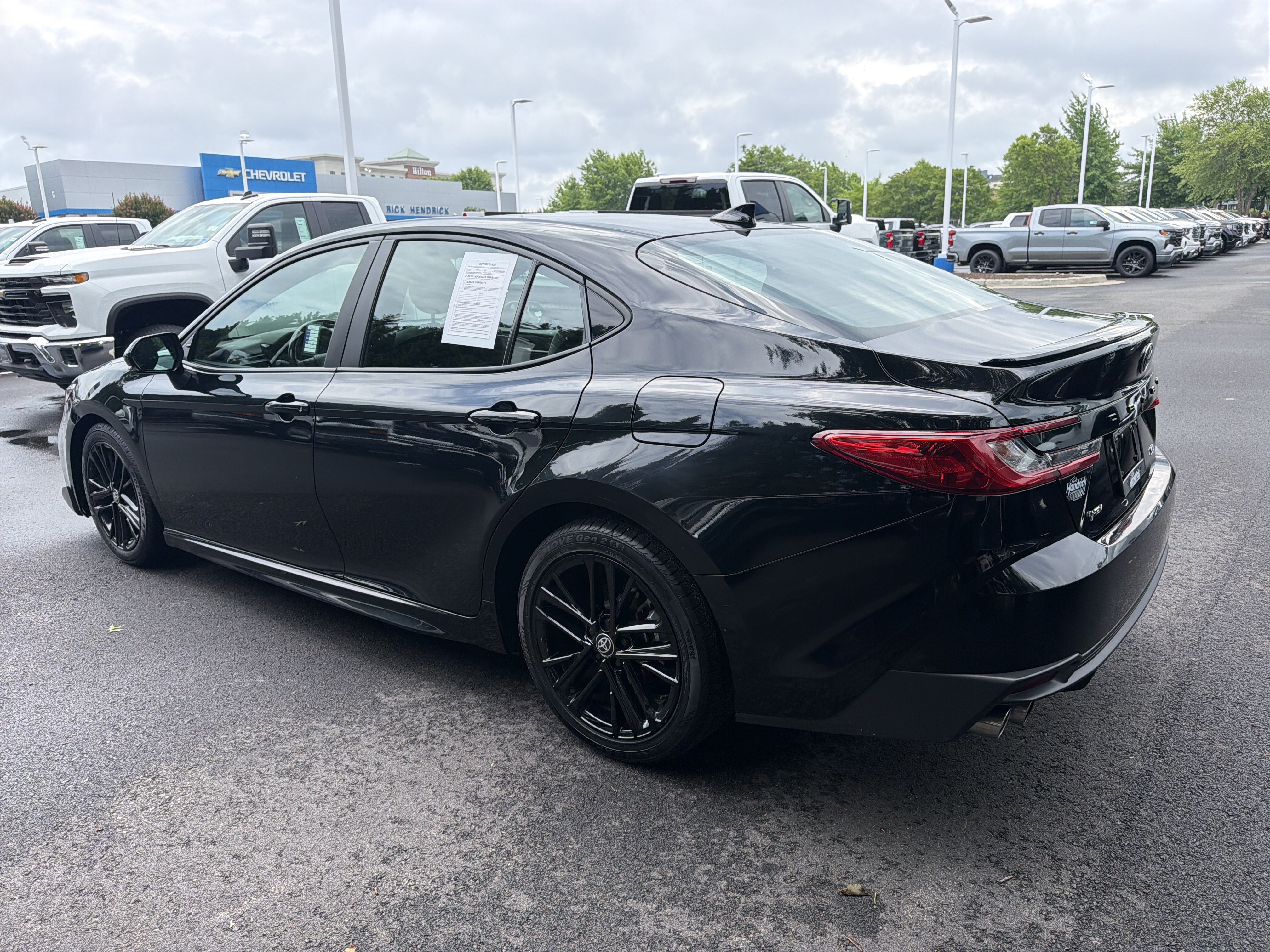 Used 2025 Toyota Camry SE FWD image 8