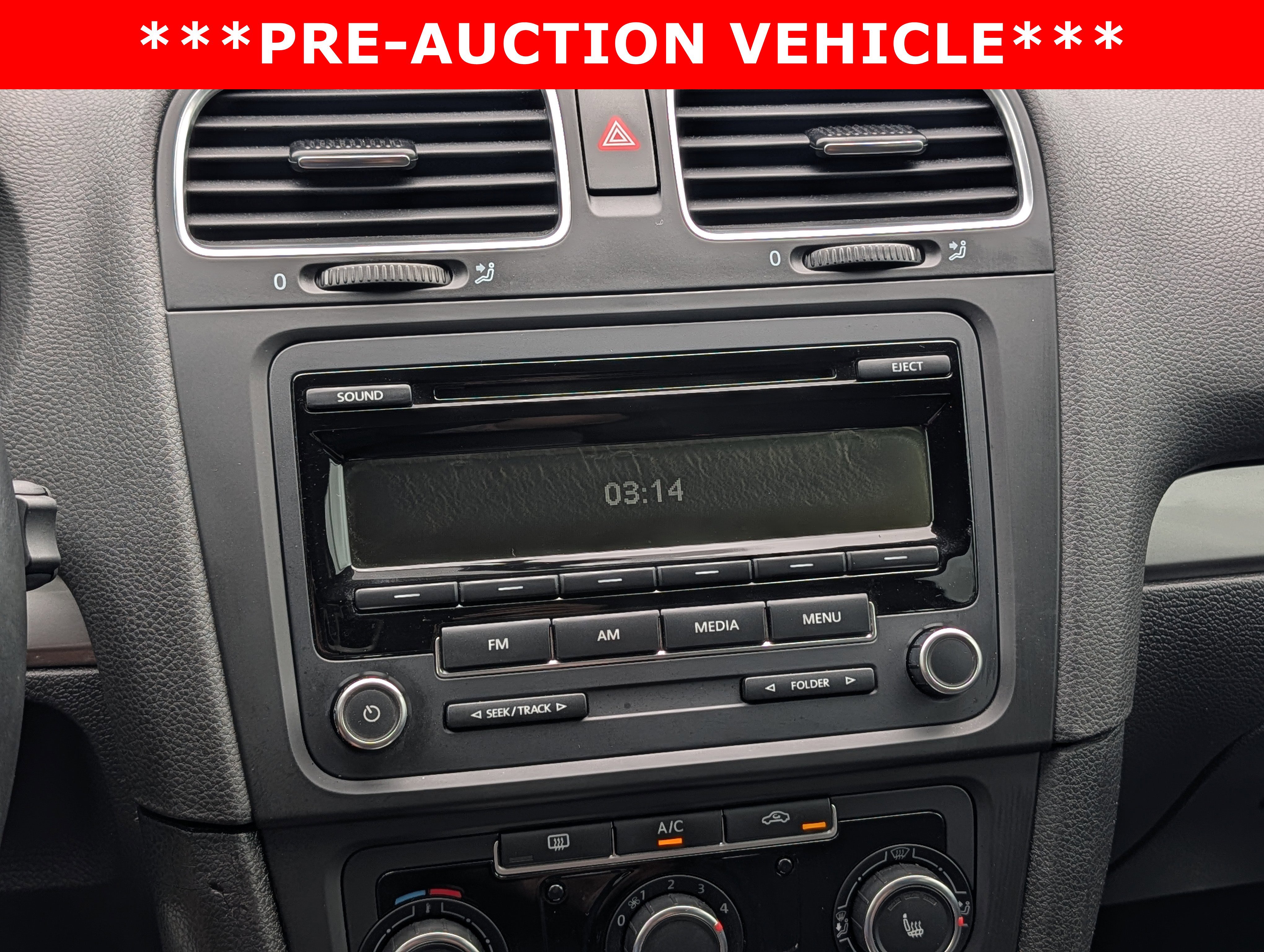 Used 2013 Volkswagen Golf 4-Door FWD image 29