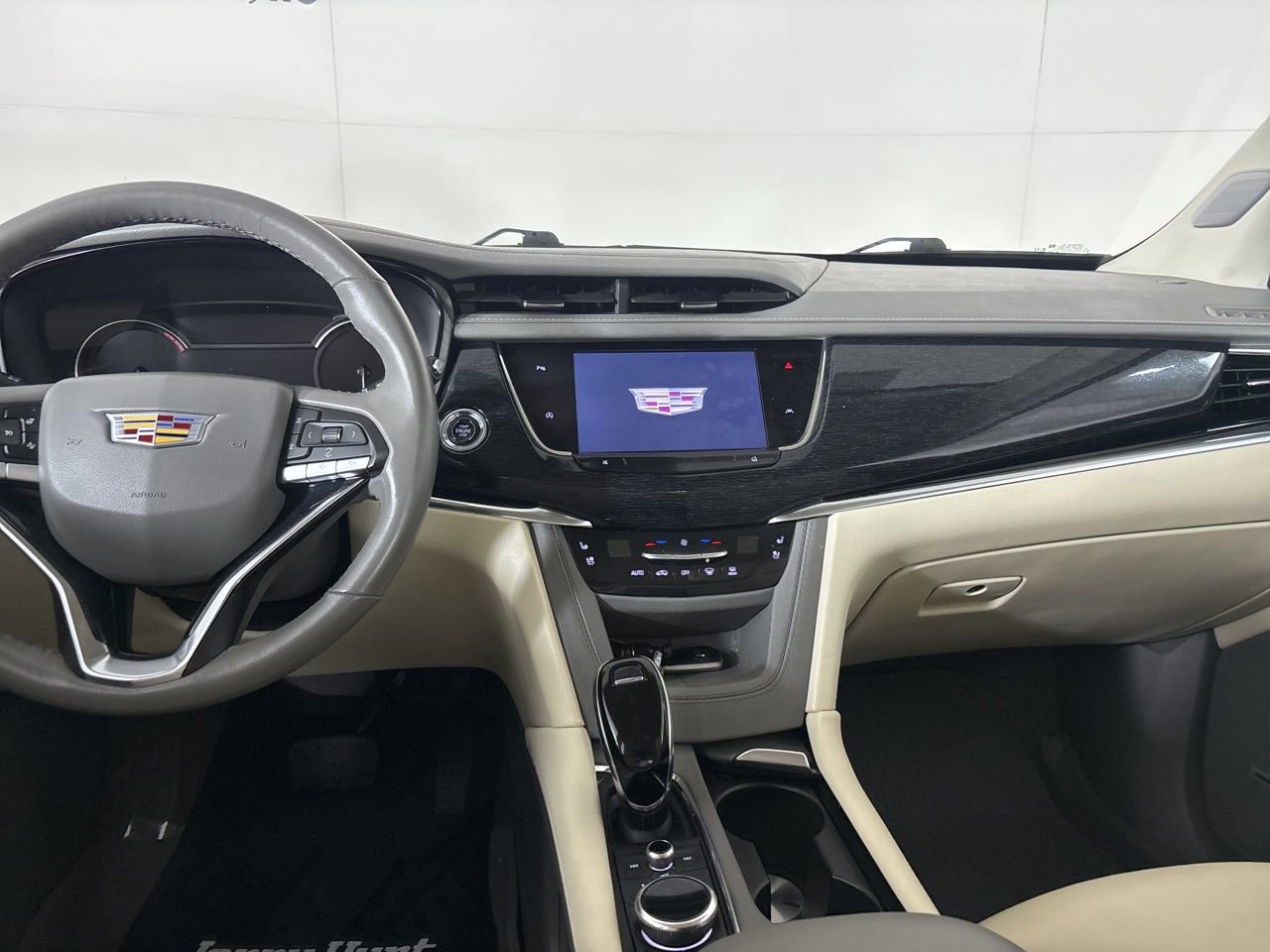 Used 2024 Cadillac XT6 Premium Luxury w/ LPO, Floor Liner Package image 24