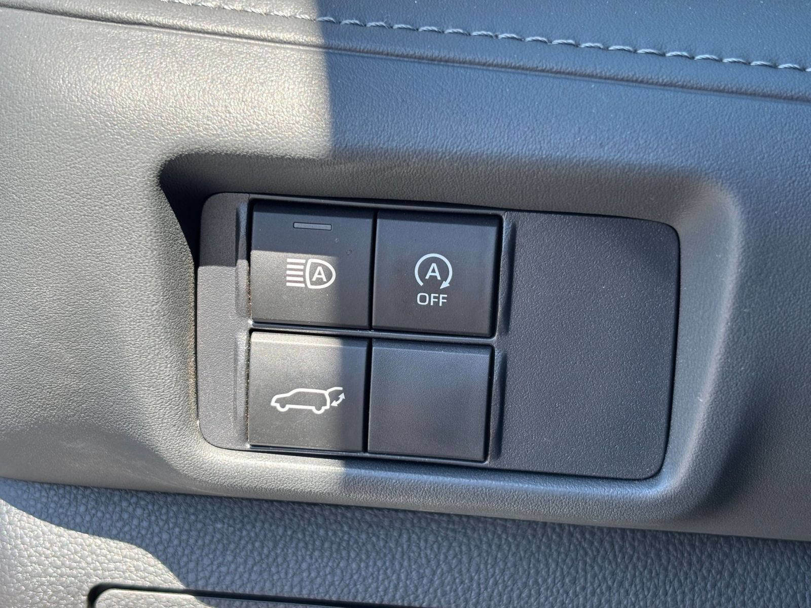 Used 2025 Toyota Highlander XSE AWD/4WD image 19