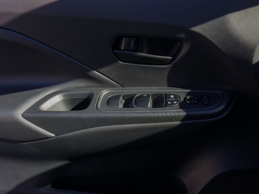 Used 2025 Nissan Versa S w/ Trunk Package image 23