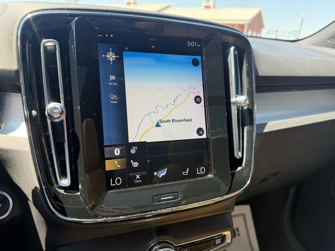 Used 2019 Volvo XC40 T5 Momentum AWD/4WD image 16