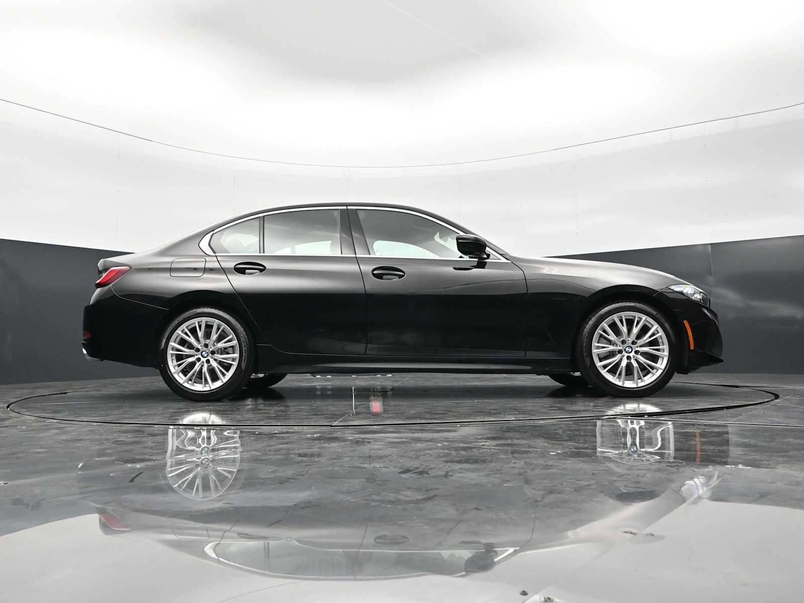 Certified 2024 BMW 330i Sedan w/ Premium Package RWD image 28