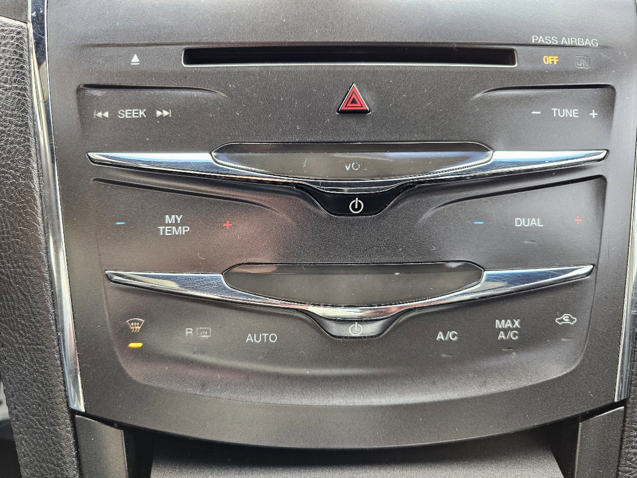 Used 2014 Lincoln MKS image 19