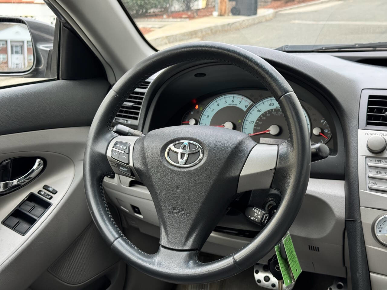 Used 2011 Toyota Camry SE w/ SE Extra-Value Pkg #1 FWD image 24