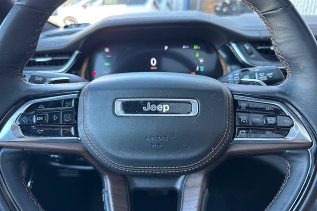 Used 2022 Jeep Grand Cherokee Summit w/ Advanced Protech Group IV AWD/4WD image 27