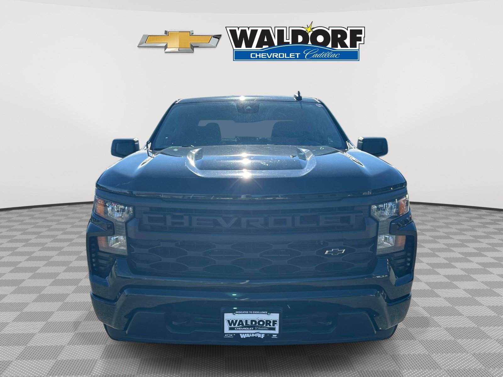 Used 2023 Chevrolet Silverado 1500 Custom AWD/4WD image 2