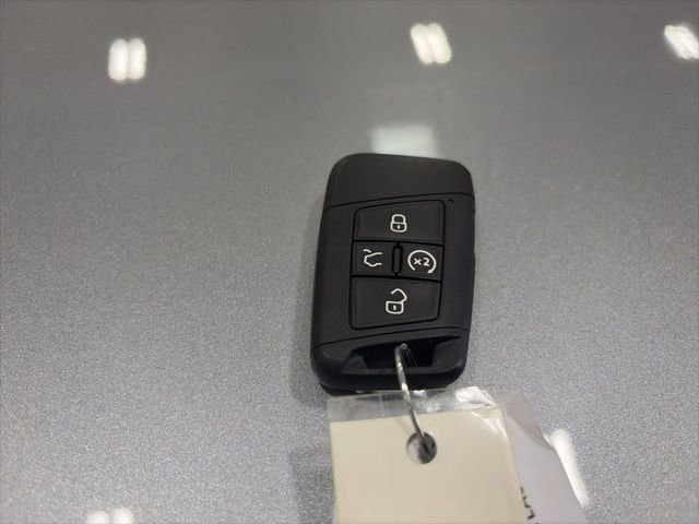 Used 2022 Volkswagen Tiguan SE AWD/4WD image 26