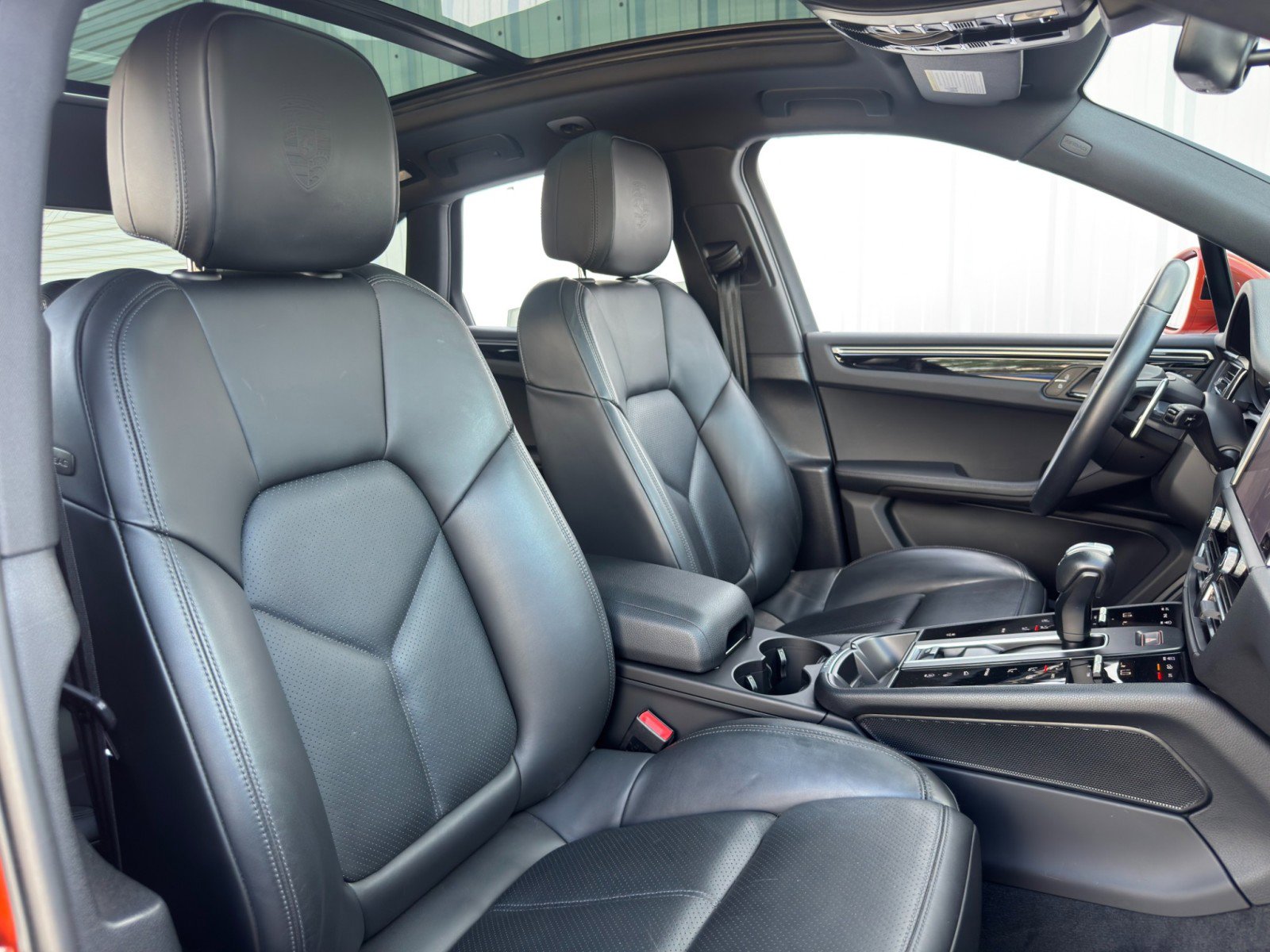 Used 2023 Porsche Macan image 37