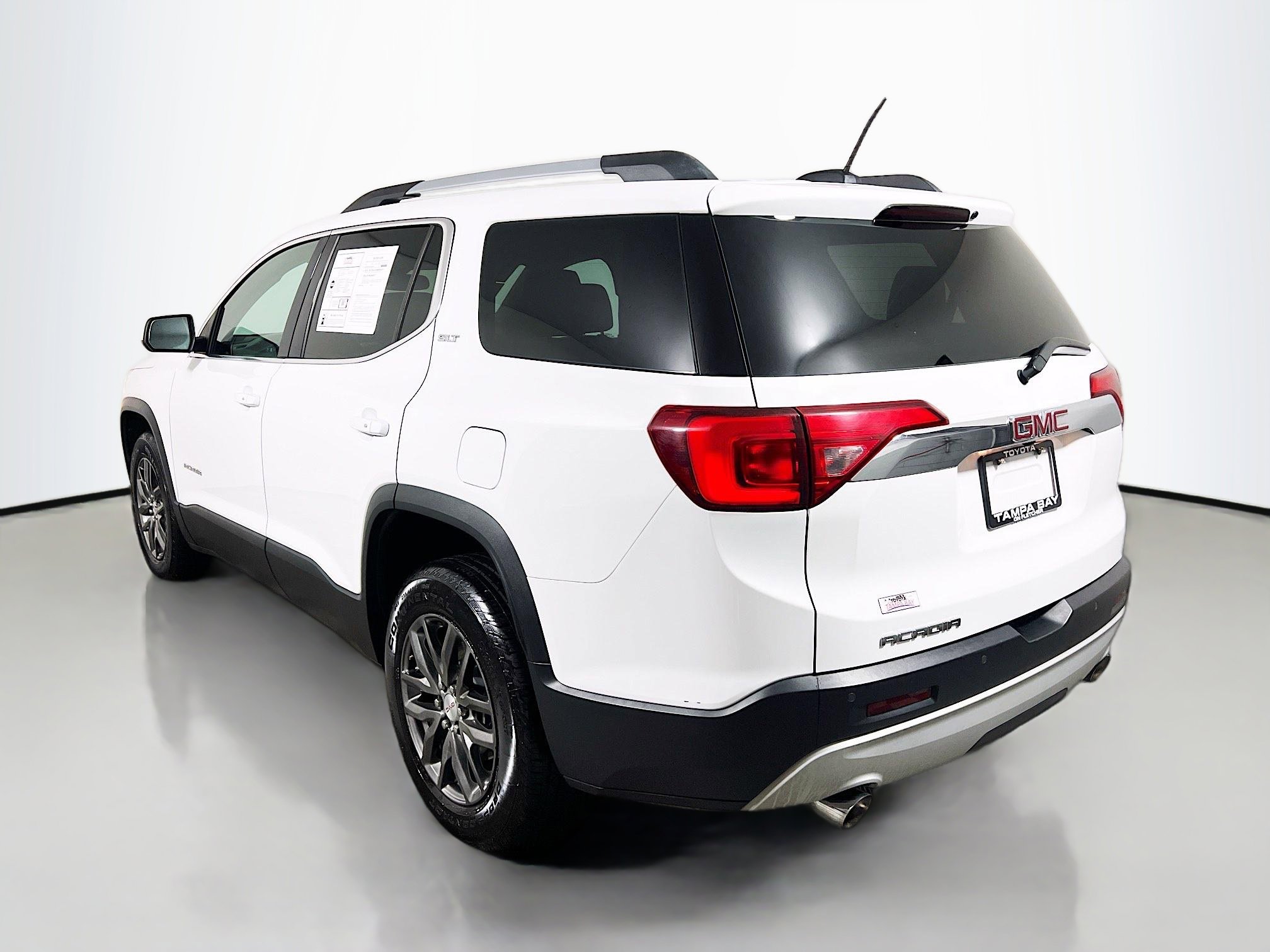 Used 2019 GMC Acadia SLT image 8