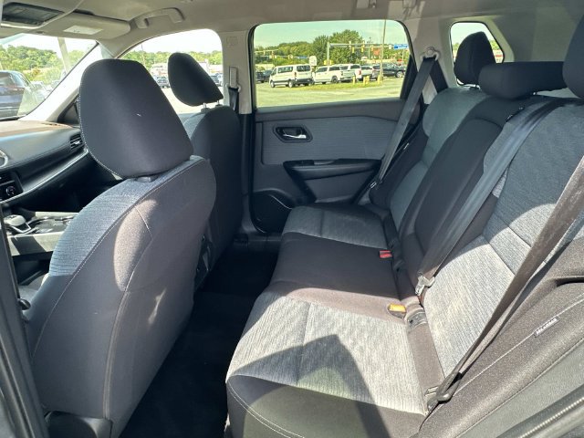 Used 2023 Nissan Rogue SV AWD/4WD image 15
