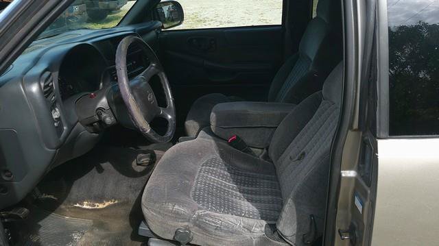 Used 2001 Chevrolet S10 Pickup LS w/ Preferred Equipment Group RWD image 13