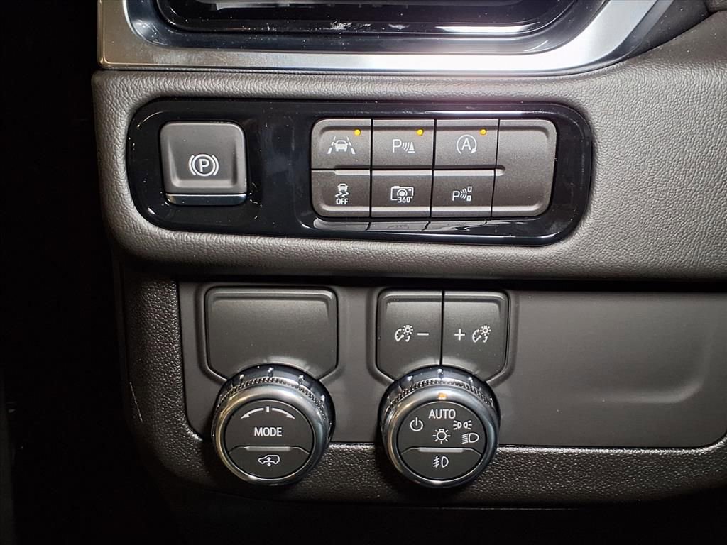 New 2026 GMC Yukon XL Denali w/ Sun & Power Step Package image 10