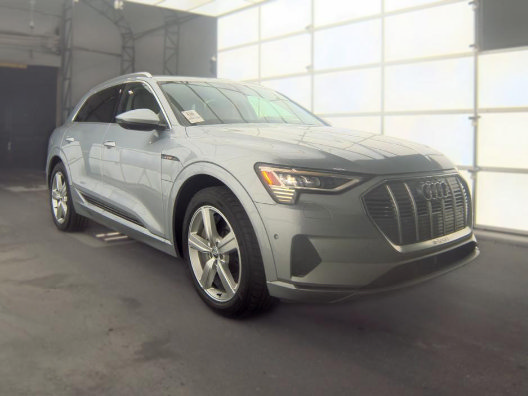 Used 2019 Audi e-tron Prestige w/ Prestige Package AWD/4WD image 3