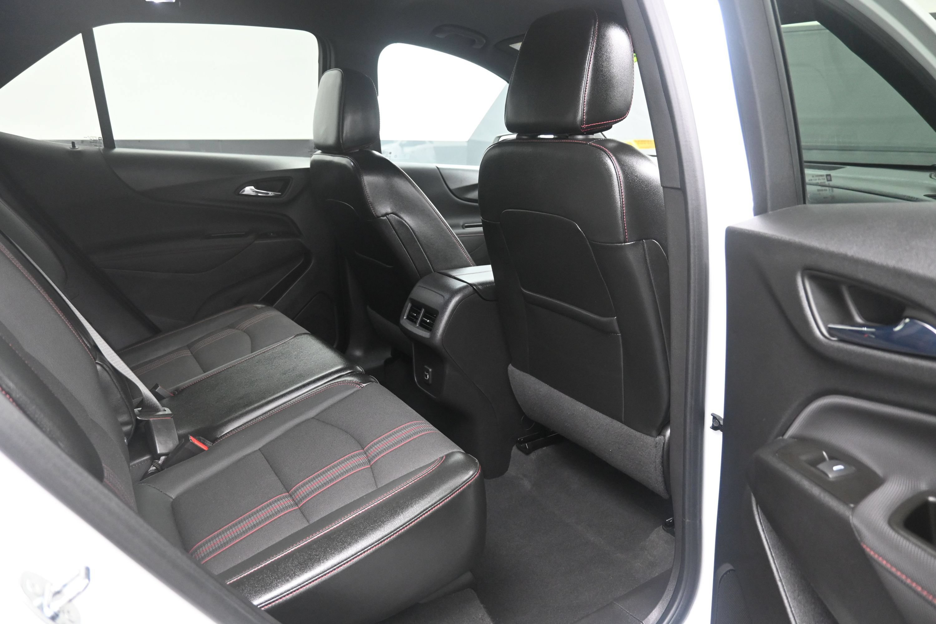 Used 2022 Chevrolet Equinox RS AWD/4WD image 16
