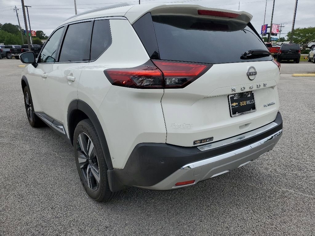 Used 2023 Nissan Rogue Platinum w/ Platinum Premium Package FWD image 3