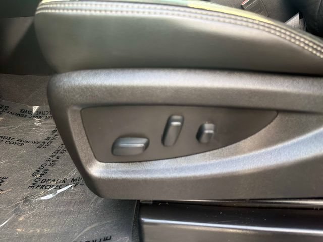 Used 2019 GMC Sierra 2500 Denali w/ Duramax Plus Package AWD/4WD image 16