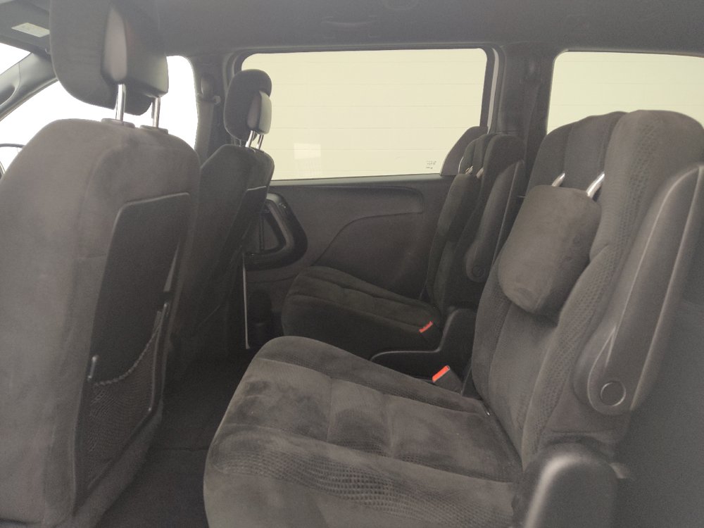 Used 2016 Dodge Grand Caravan SXT FWD image 18