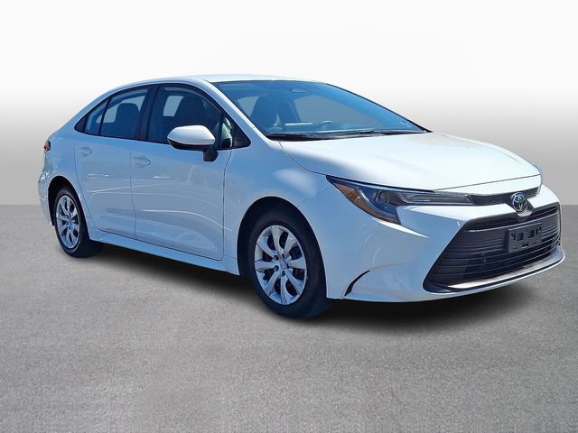 Used 2025 Toyota Corolla LE FWD image 3