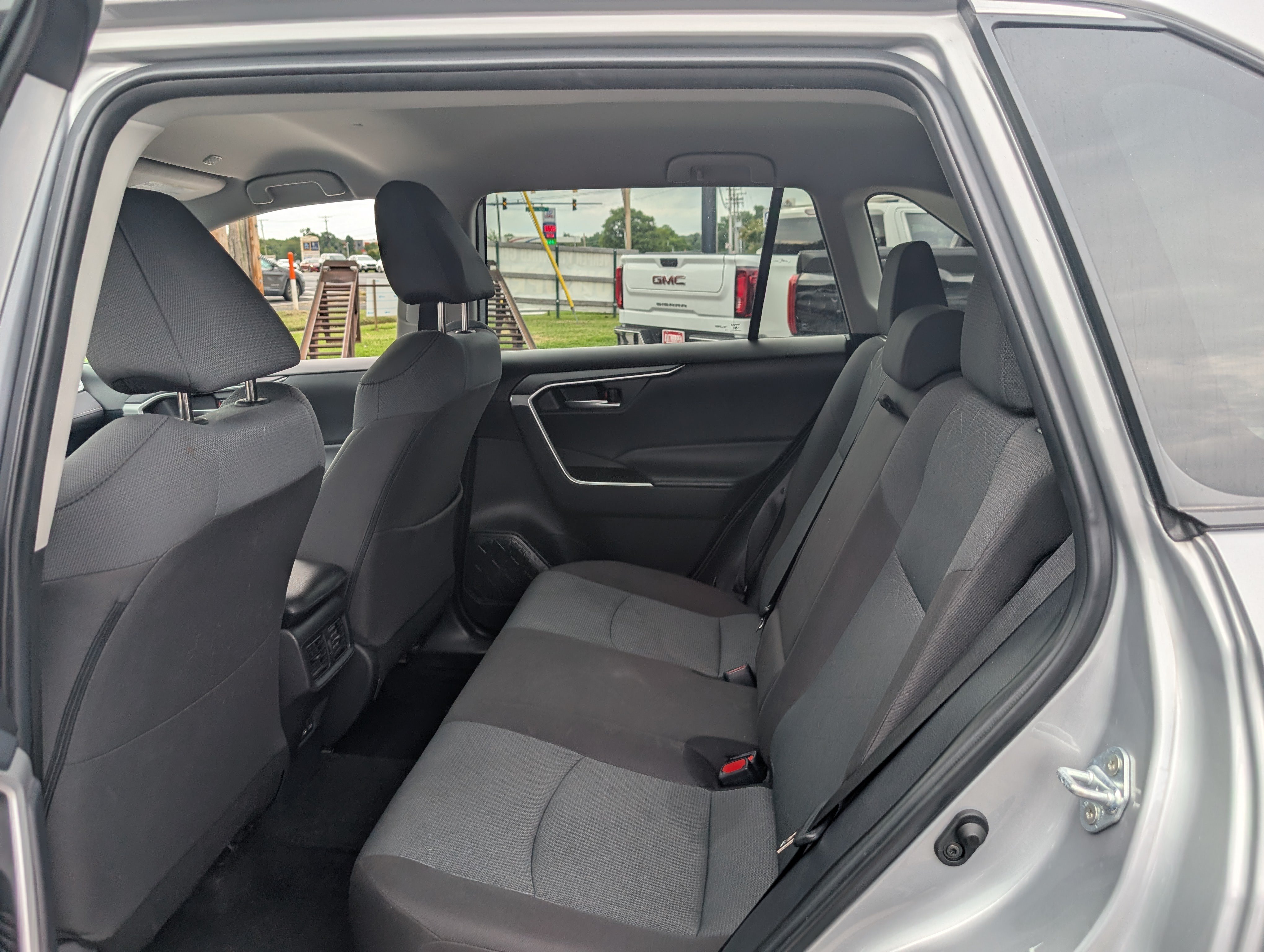 Used 2025 Toyota RAV4 XLE w/ Weather Package AWD/4WD image 13