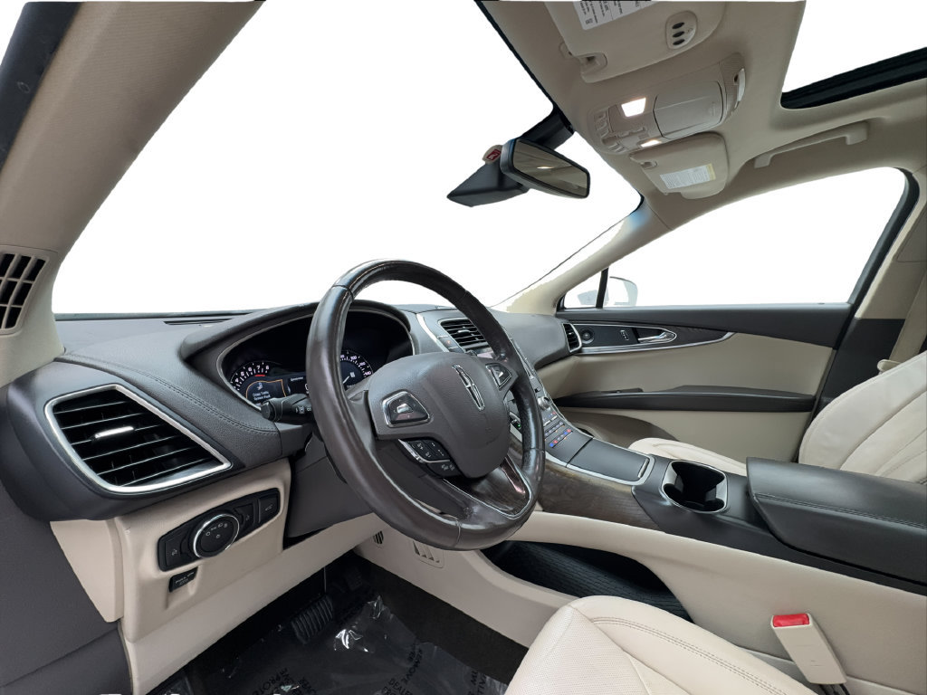 Used 2017 Lincoln MKX Reserve w/ Driver Assistance Package FWD image 22