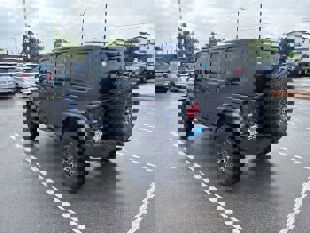 Used 2016 Jeep Wrangler Unlimited Sahara w/ Dual Top Group AWD/4WD image 3