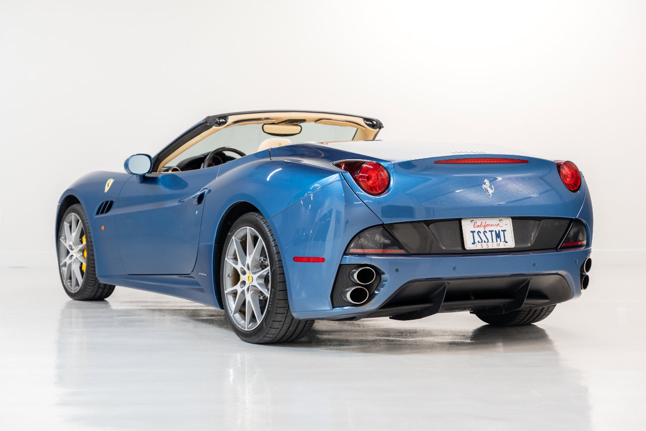 Used 2010 Ferrari California image 8