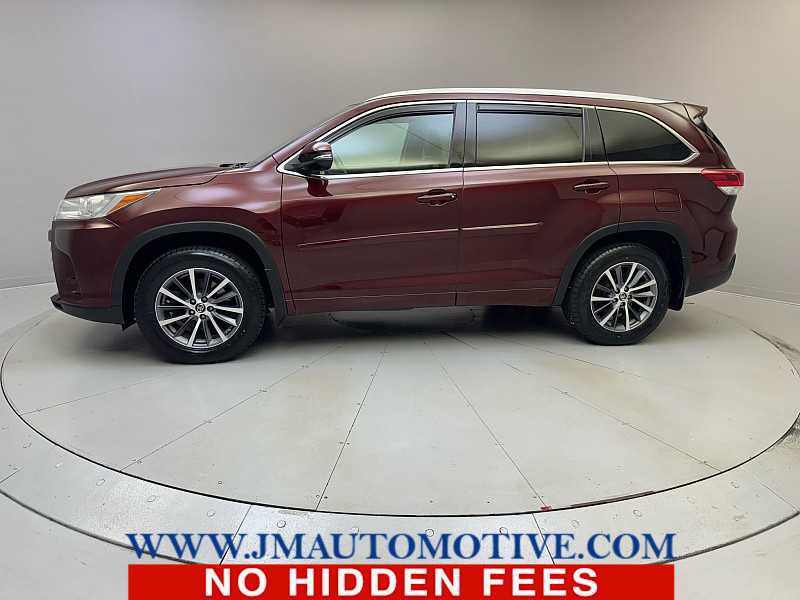 Used 2018 Toyota Highlander XLE AWD/4WD image 2