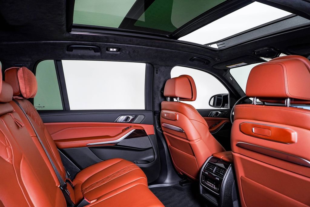 Used 2026 BMW X7 M60i w/ Executive Package image 16