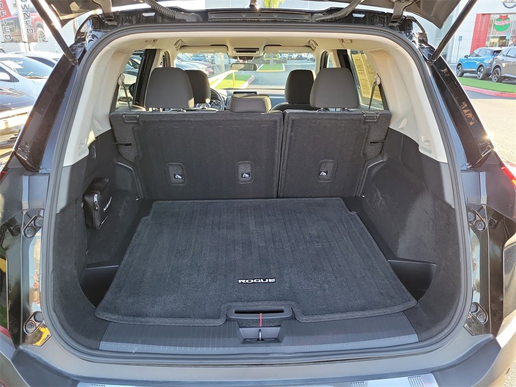 Used 2022 Nissan Rogue SV image 21