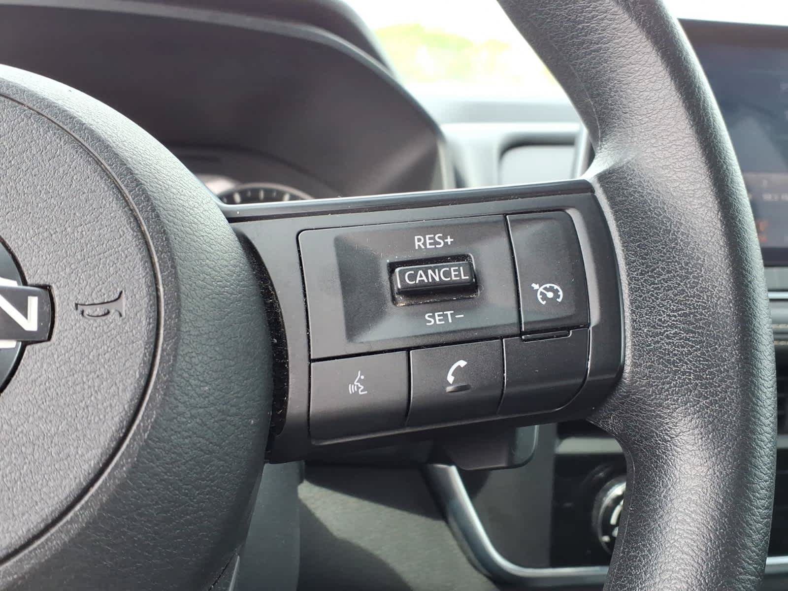 Used 2024 Nissan Rogue S AWD/4WD image 19