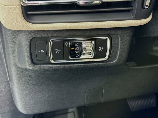 New 2026 Lincoln Corsair Premiere image 10