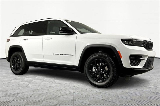 New 2025 Jeep Grand Cherokee Altitude image 3