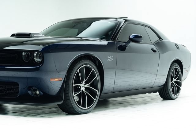 Used 2017 Dodge Challenger R/T Scat Pack RWD image 9