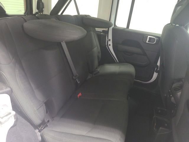 Used 2019 Jeep Wrangler Unlimited Sahara w/ Safety Group AWD/4WD image 16