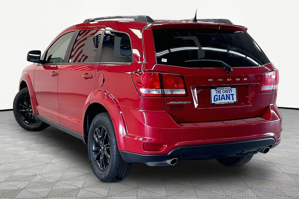 Used 2019 Dodge Journey SE w/ Connectivity Group FWD image 4