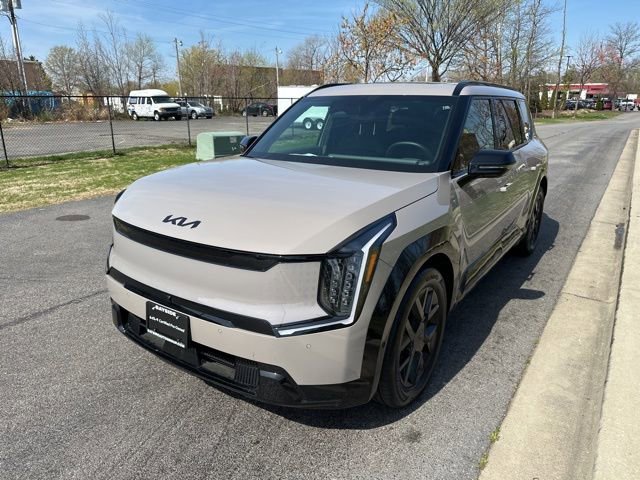 Certified 2026 Kia EV9 Land w/ Nightfall Edition Package image 6