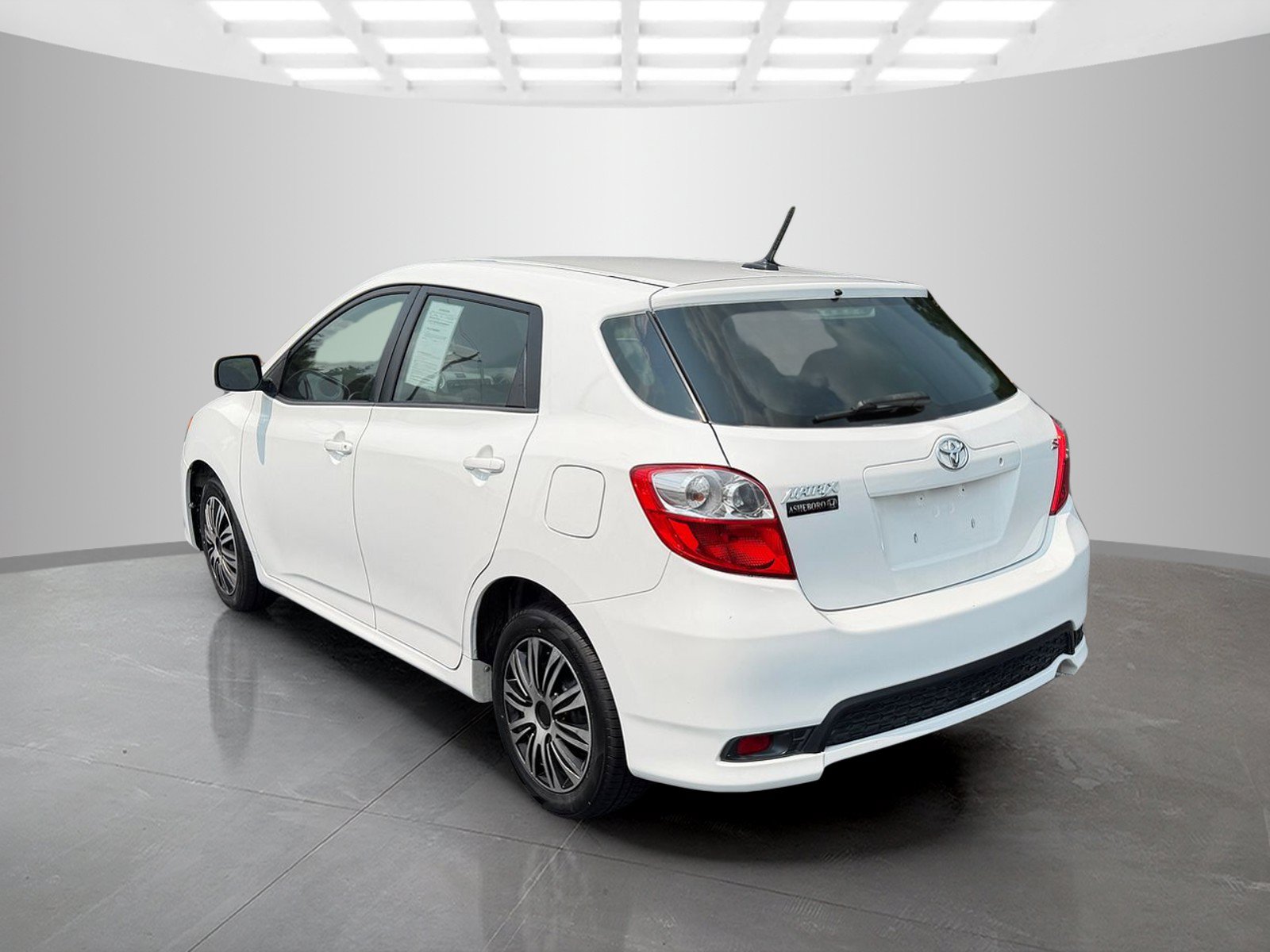 Used 2013 Toyota Matrix L w/ L Sport Pkg FWD image 4