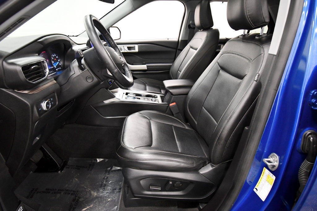 Used 2022 Ford Explorer Limited w/ Equipment Group 301A AWD/4WD image 14